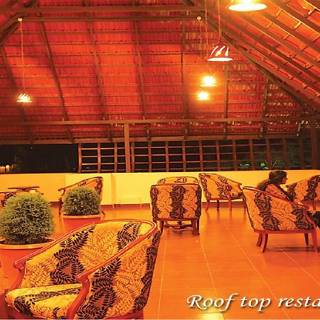 Grand Thekkady Hotel Kumily Exterior photo