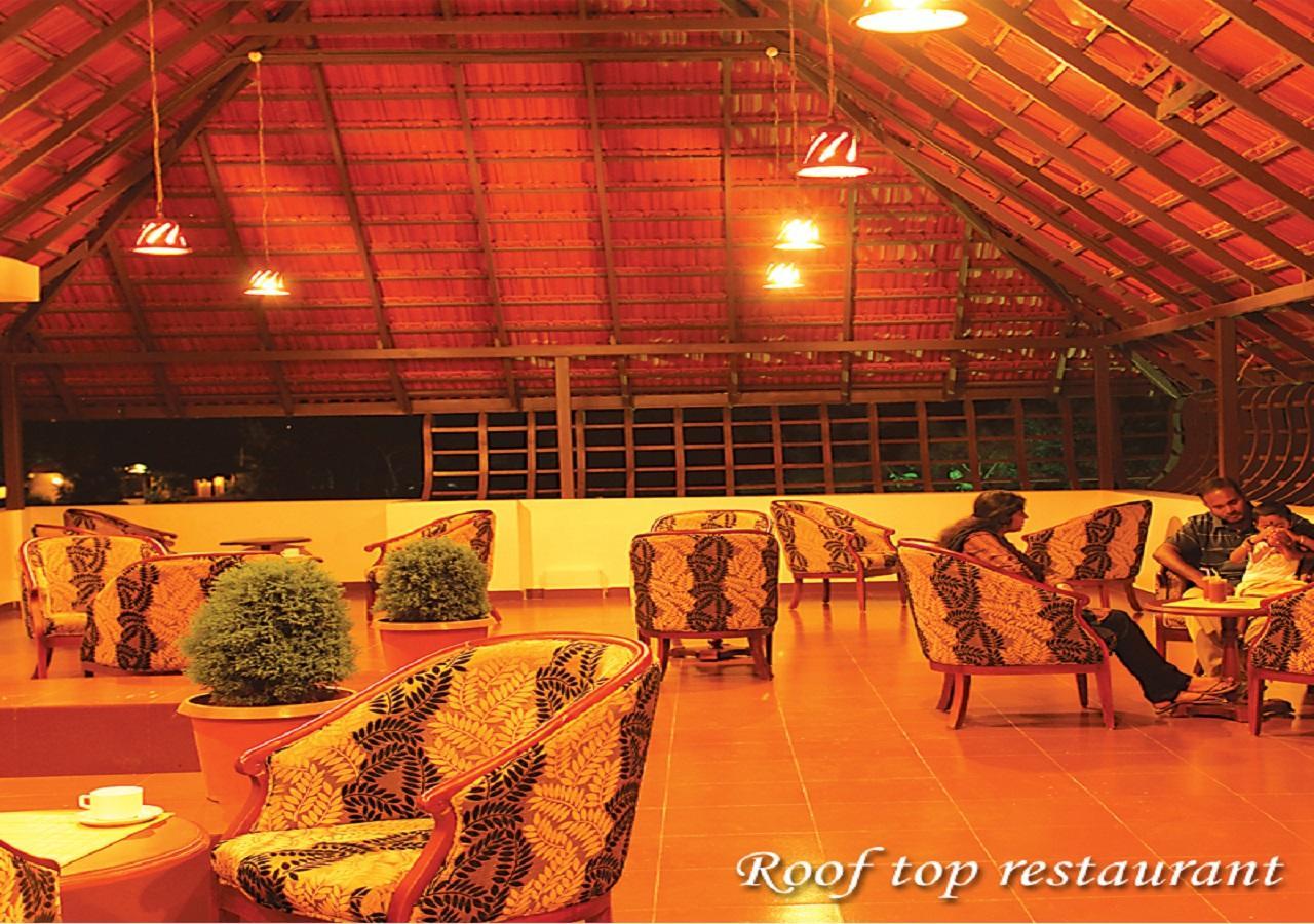 Grand Thekkady Hotel Kumily Exterior photo